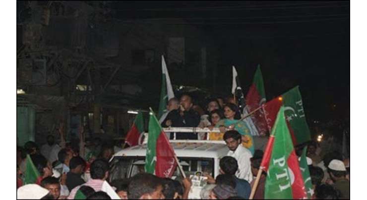کراچی، عمران خان نے انتخابی مہم کے دوران ایک درجن سے زائد بار اپنا روٹ تبدیل کیا