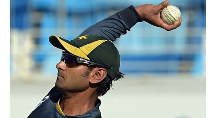 پاکستان کرکٹ ٹیم کے آل راوَنڈر محمد حفیظ نے اپنے نئے باؤلنگ ایکشن کا ٹیسٹ دے دیا