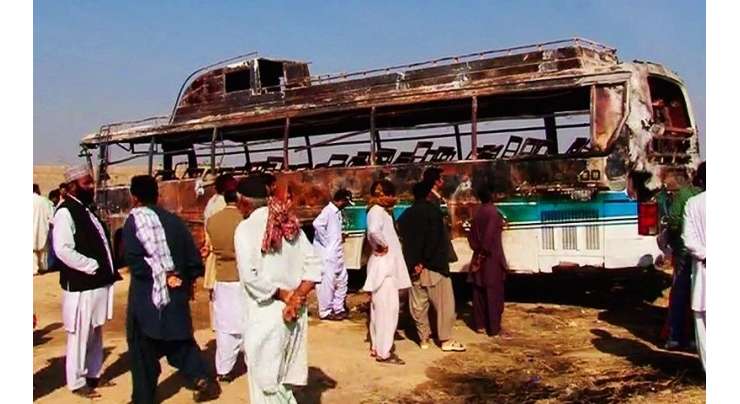 دادو ، باراتیوں کی بس پر بجلی کے تار گرنے سے خواتین اور بچوں سمیت 11افراد جاں بحق ، دلہا دلہن سمیت 25سے زائد زخمی