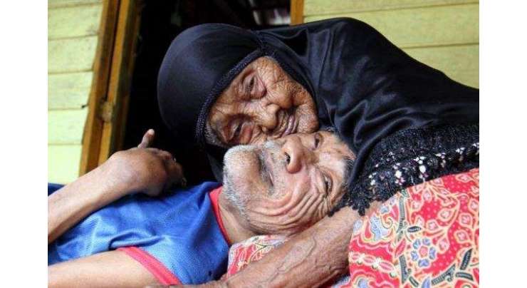 ملائیشیا،63سال تک معذوربیٹے کی خدمت کرنے والی ماں 101سال کی عمر میں چل بسیں