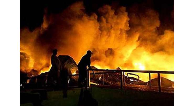کراچی کے علاقے عزیز آباد میں تولیہ فیکٹری میں آگ بھڑک اٹھی