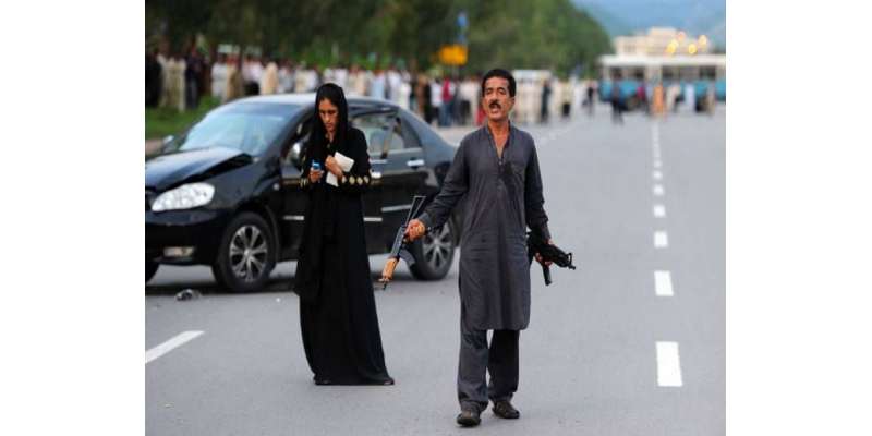 اسلام آباد بلیو ایریا میں فائرنگ کرنے والے ملک سکندر کی والدہ انتقال ..