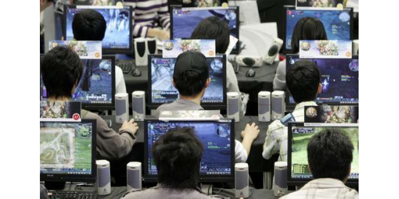 انٹر نیٹ کیفے میں مسلسل تین دن ویڈیو گیم کھیلنے کی وجہ سے 32 سالہ تائیوان ..