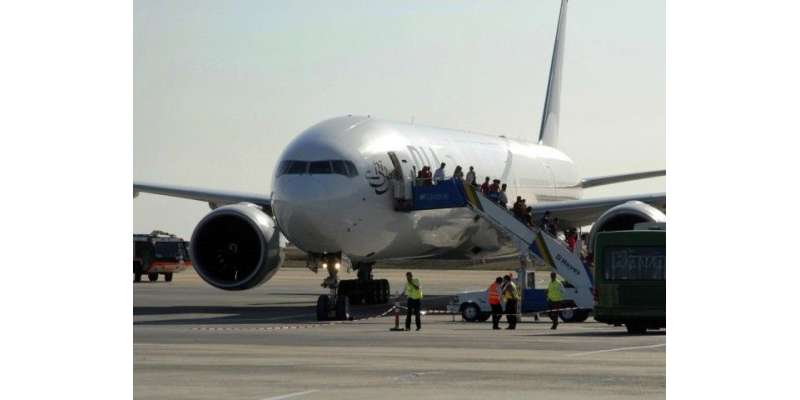 قومی ایئرلائن کا طیارہ فنی خرابی کے باعث بیجنگ ائیرپورٹ پر گراﺅنڈ