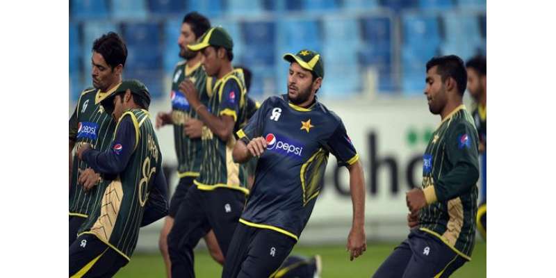 پاکستان کرکٹ ٹیم نے طویل سفر کے بعد نیوزی لینڈ پہنچنے کی تھکن اتار لی، ..