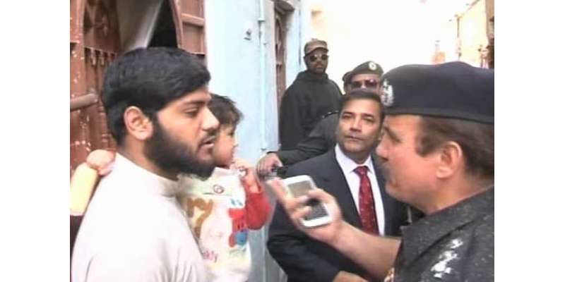 کراچی: حساس یونین کونسلز میں پولیو مہم جاری، قطرے پلانے سے انکار پر ..