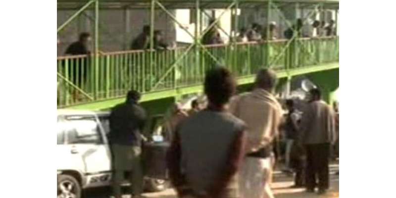 پشاور :پولیس کے سرچ آپریشن اور لوڈشیڈنگ، اہل علاقہ کا مظاہرہ