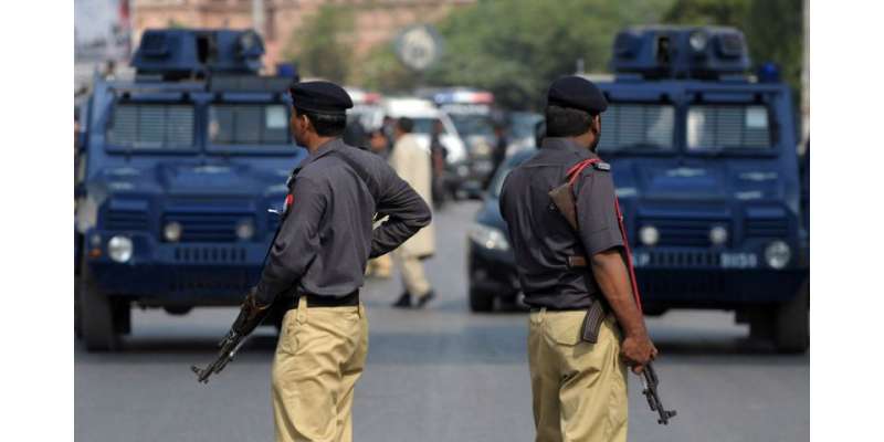 کراچی پولیس نے کالعدم تنظیموں کے بینرزاوروال چاکنگ ختم کرنے کے لیے ..