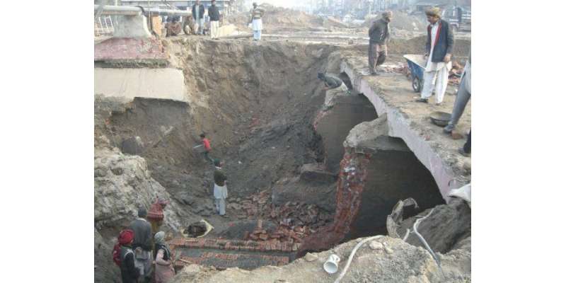 فیصل آباد میں زیر تعمیر جھال انڈر پاس سہولت کی بجائے زحمت بن گیا، نئے ..