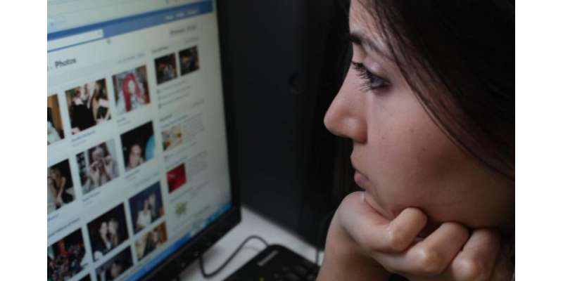 خبردار! فیس بک پرغیر ضروری وقت گزارنے سے ڈپریشن ہوسکتا ہے،امریکی ماہرین