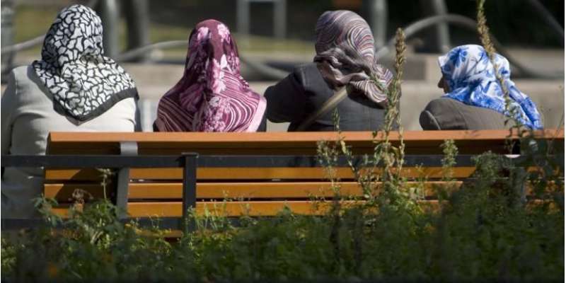 برلن، عدالت نے مسلم خاتون اساتذہ کے اسکارف اوڑھنے پر عائد پابندی ختم ..
