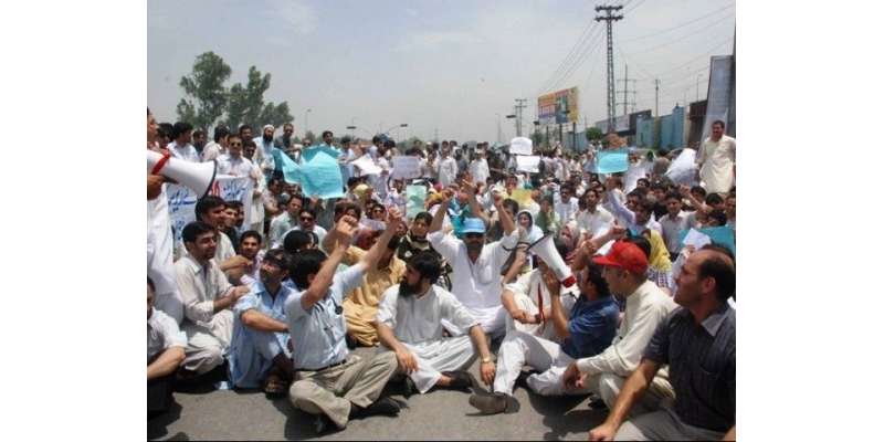 لاہور : مطالبات تسلیم نہ ہونے پر ینگ ڈاکٹرز کا احتجاجی تحریک چلانے کا ..