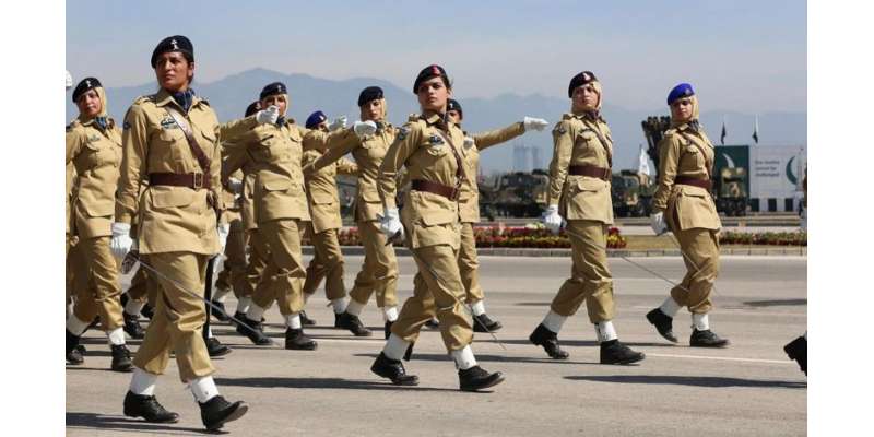 اسلام آباد: یوم پاکستان پریڈ میں شریک فوجی دستوں کے اعزاز میں دیا  گیا ..