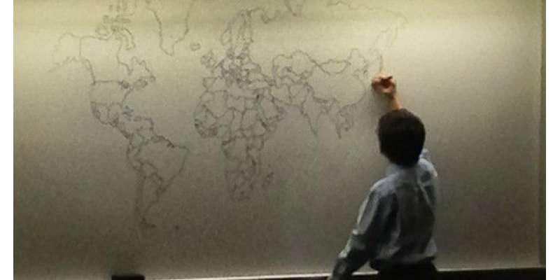 بچےنے یادداشت  سے دنیا کا تفصیلی نقشہ بنا دیا