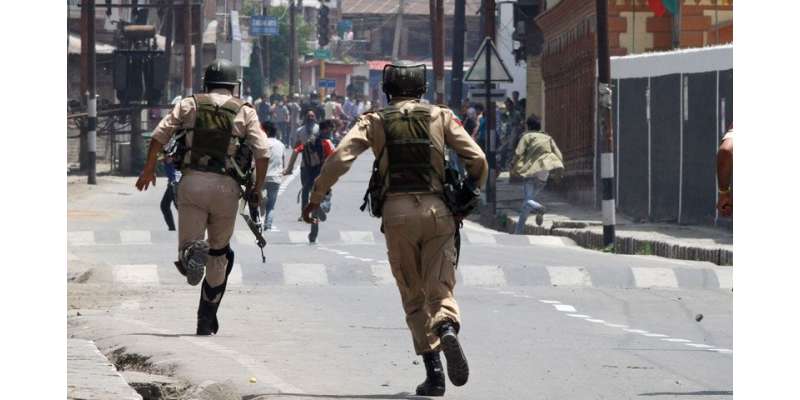 بھارتی فوج کا کشمیریوں کی احتجاجی ریلی پر لاٹھی چارج،آنسو گیس کی شیلنگ،14کشمیری ..