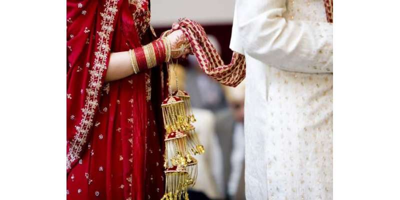 بھارت کے شہر کان پور میں منڈپ پر بیٹھی دلہن نے شادی سے انکار کردیا