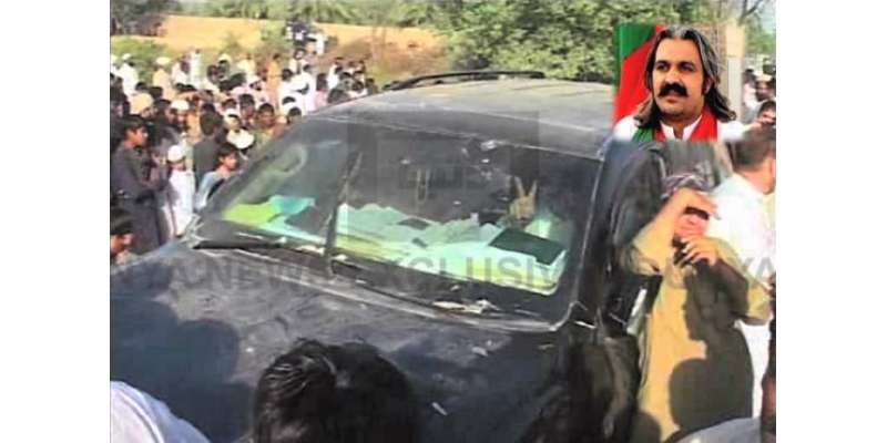 ڈیرہ اسماعیل خان میں صوبائی وزیرعلی امین گنڈاپور بیلٹ باکسز لیجاتے ..