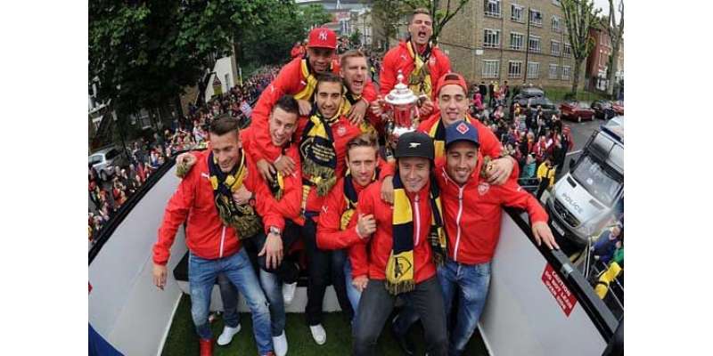 ایف اے کپ : آرسنل کی ٹیم فتح کا جشن منانے سڑکوں پر نکل آئی