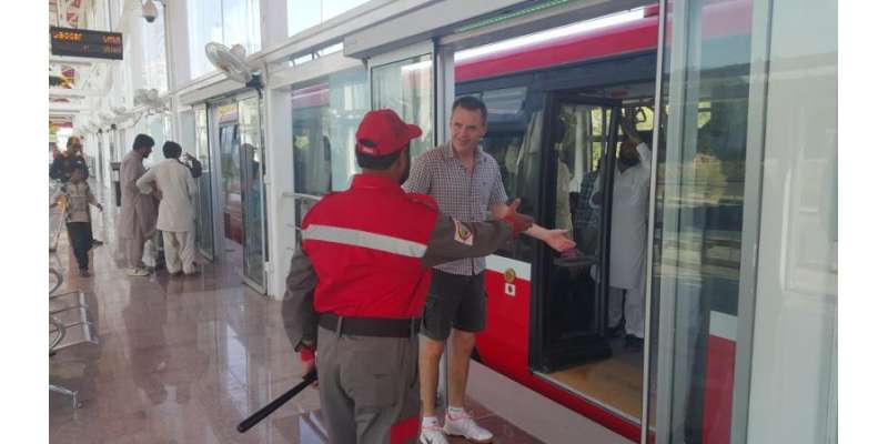 میٹرو بس سروس میں سفر کے بعدڈنمارک کے سفیر کی پاکستانیوں سے اپیل