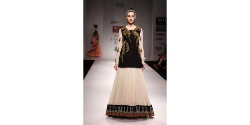 نئی دہلی فیشن ویک، ماڈلز کی خوبصورت ملبوسات کے ساتھ کیٹ واک