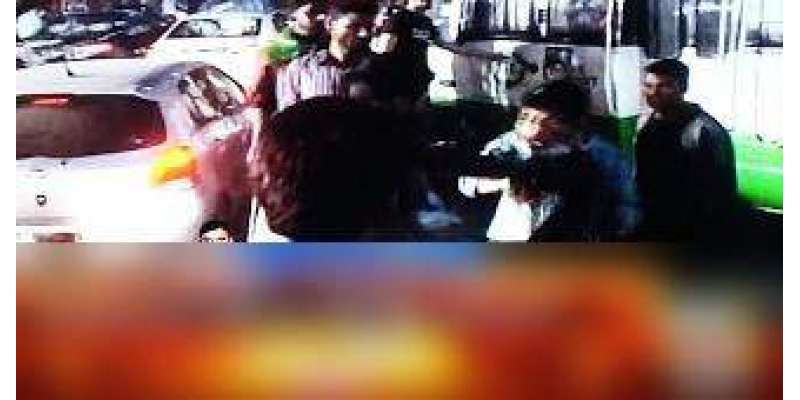 این اے 122 قرطبہ چوک پر مسلم لیگ ن اور تحریک انصاف کے کارکنان میں تصادم