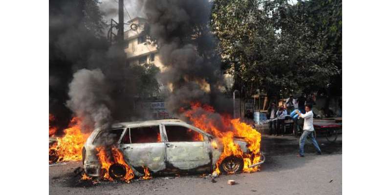 بھارتی پنجاب میں سکھوں کی مقدس کتاب کی بے حرمتی، مظاہرین نے متعدد گاڑیوں ..