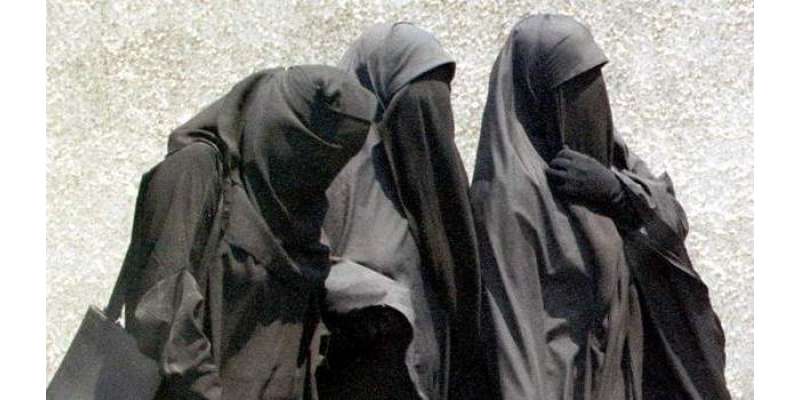 مصر میں غیر مہذب لباس پہننے والی خواتین کے ووٹ ڈالنے پر پابندی عائد ..