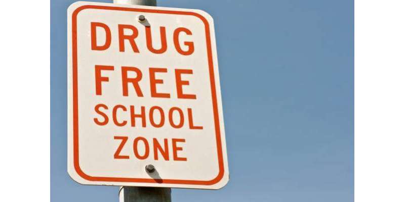 نشہ کرنے کی ناکام کوشش، 8 سالہ لڑکی  کو سکول سے نکال دیا گیا
