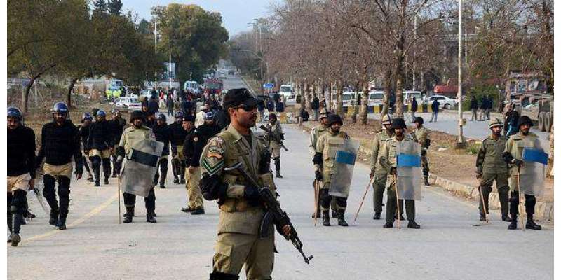 اسلام آباد : پولیس اور رینجرز کی بھاری  نفری جامعہ حفصہ لال مسجد  پہنچ ..