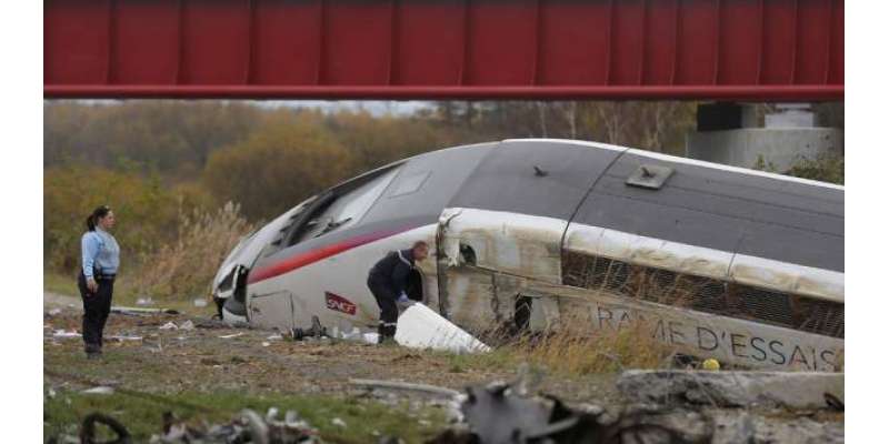 پیرس حملوں کے بعد فرانس کی بلٹ ٹرین کو حادثہ