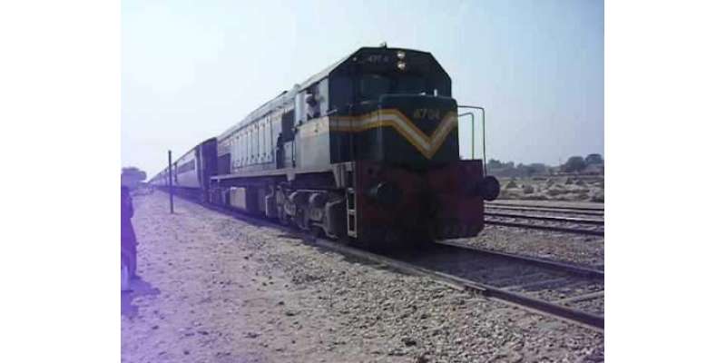 سکھر کے قریب ریلوے کی مال ٹرین کے 4 ڈبے پٹڑی سے اتر گئے