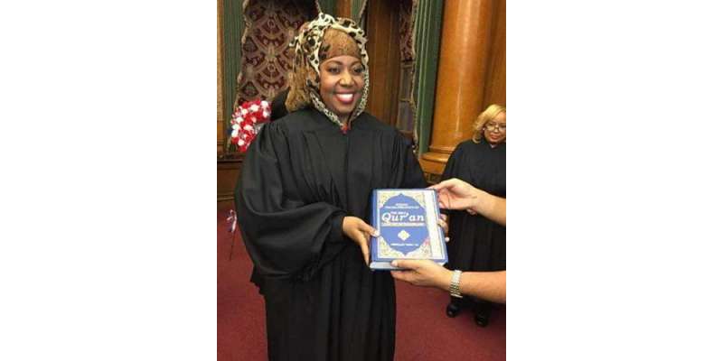 نیویارک میں سول جج کی نشست حاصل کرنے والی مسلمان خاتون کا قرآن پاک پر ..