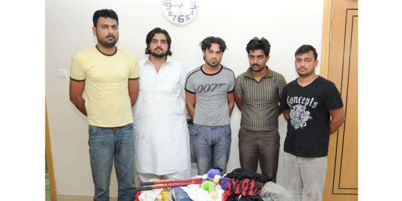چوری کے الزام میں شارجہ میں 5 پاکستانی گرفتار