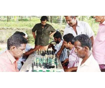 بھارتی گاؤں میں شطرنج نے شرابیوں کی زندگی تبدیل کردی