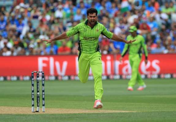 پاکستان کپ کے دوران سہیل خان پر بال ٹیمپرنگ کا شبہ