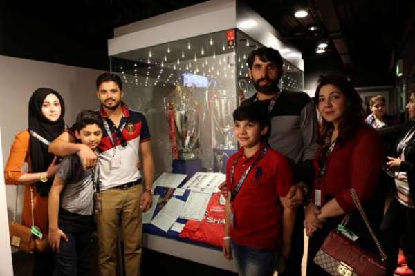 پاکستان کرکٹ ٹیم کا انگلش فٹبال کلب مانچسٹر یونائیٹڈ کا دورہ