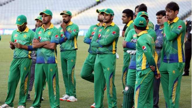 تیسرا ون ڈے ، انگلینڈ کا پاکستان کو جیت کے لیے ریکارڈ 445رنز کا ہدف