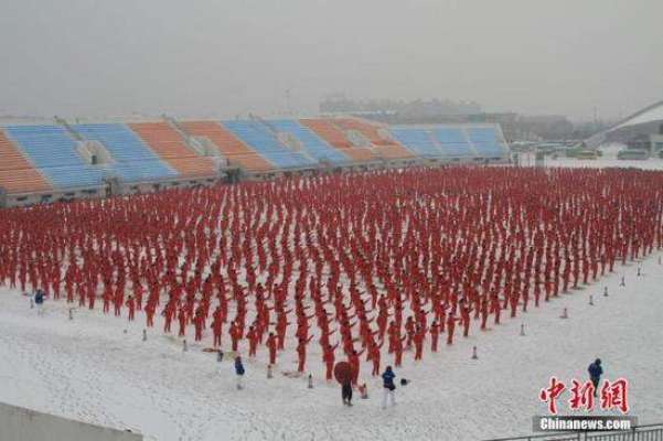 چین میں 50ہزار افراد نے 14 شہروں میں ایک ساتھ ڈانس کر کے نیا ریکارڈ بنا ..