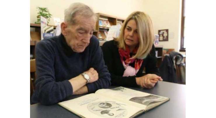سابق میئر کو لائبریری کی کتاب واپس کرنے میں 72سال لگ گئے