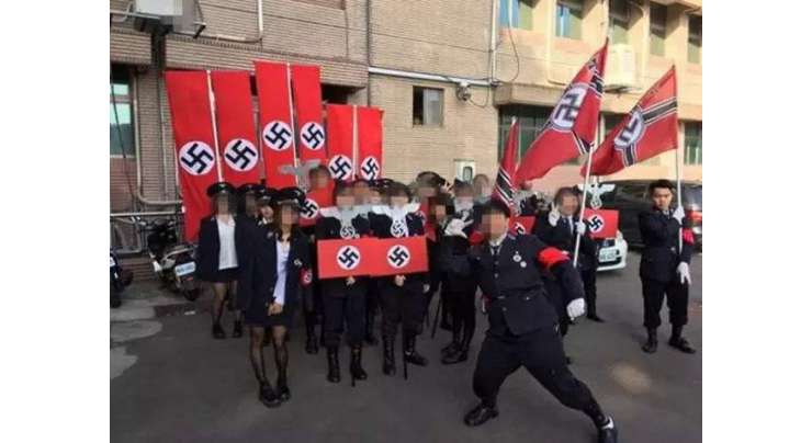 طلباء کے نازی کاسٹیوم پہننے پر سکول کے پرنسپل کو استعفیٰ دینا پڑگیا