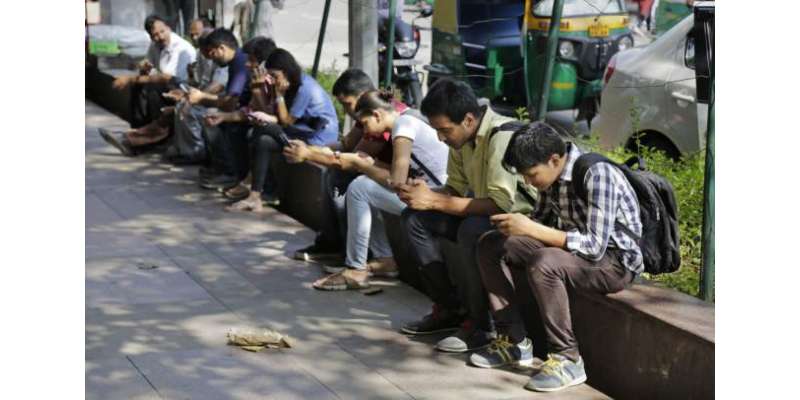 بھارت میں موبائل فون صارفین کی تعداد ایک ارب ہوگئی