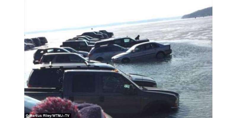 امریکی ریاست وسکونسنمیں برف پگھلنے سے متعدد گاڑیاں پانی میں ڈوب گئیں