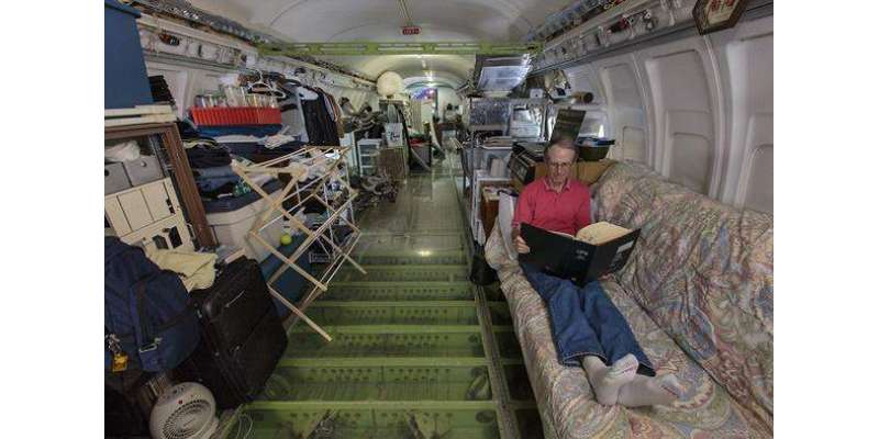 اوریگون شخص نے ایک ریٹائرڈ طیارے میں پر سکون گھر بنا لیا
