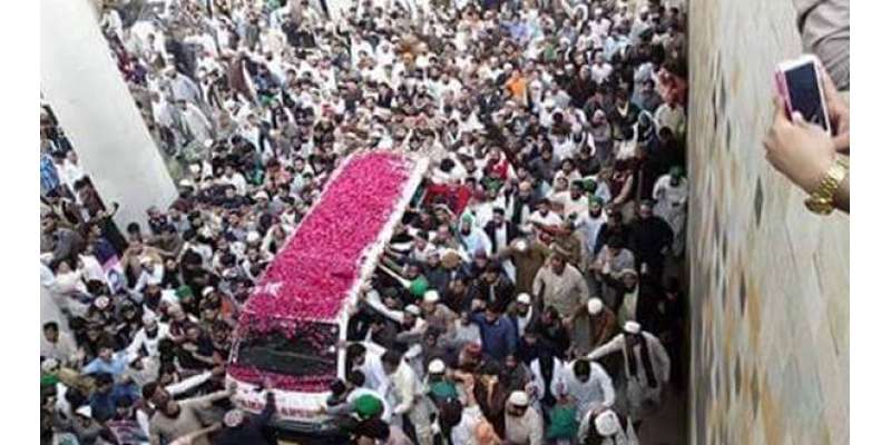 راولپنڈی : ممتاز قادری کے جنازے پر ہزاروں‌کی تعداد میں‌ ملاوں‌ نے ..