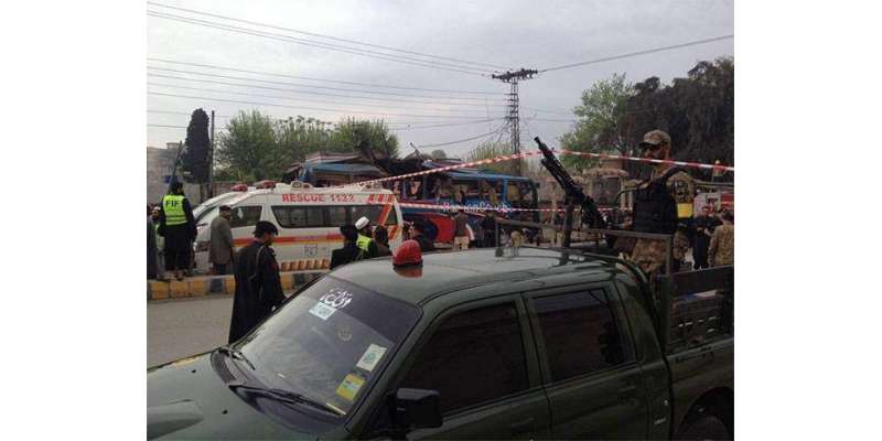 پشاور : سیکریٹریٹ ملازمین کی بس میں دھماکہ 10افراد شہید50سے زائدد زخمی۔دھماکا ..