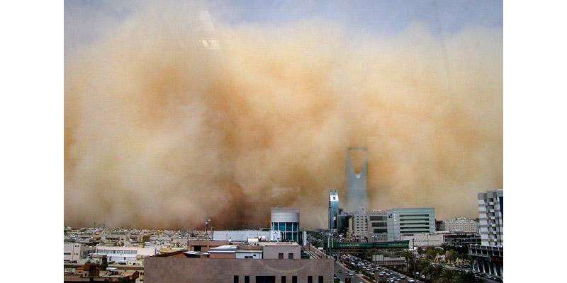 سعودی عرب میں گردوغبار کا طوفان ، 2 افراد ہلاک