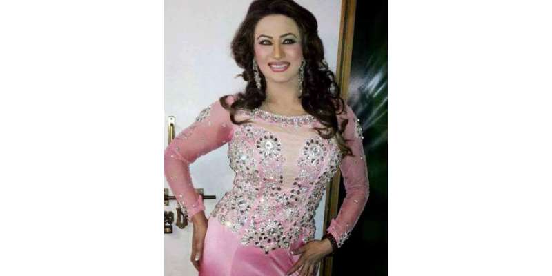 اسٹیج کی ملکہ صائمہ خان کو انکے پر ستاروں نے ہوٹل میں گھیر لیا