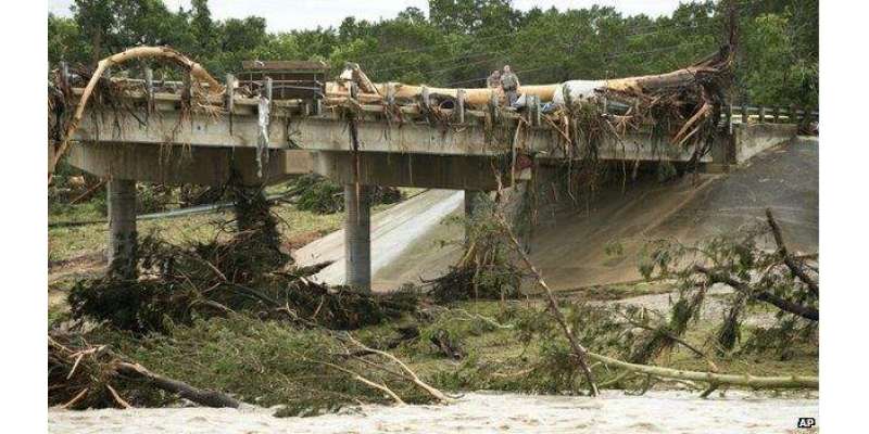 ٹیکساس میں بارشوں کے بعد سیلاب نے تبائی مچادی ، 9 فوجیوں سمیت 16 افراد ..