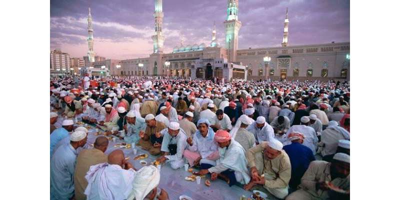 سعودی عرب سمیت خلیجی ممالک میں رمضان کا چاند نظر آگیاہے،کل پیرکو پہلا ..
