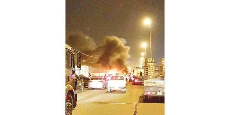جدہ: مشتعل ملازمین نے ”سعودی اوجر“ کمپنی کی بسوں کو آگ لگا دی،